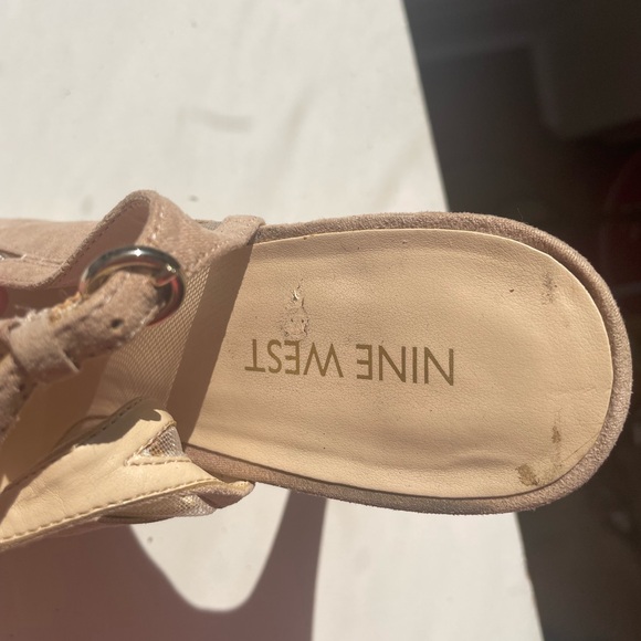 Nine West Nude Faux Suede Mesh Slingback
Stiletto Heels Size 8 1/2 - Picture 6 of 6